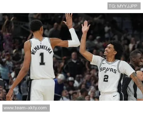 文班亚马称赞卡斯尔哈珀潜力巨大未来将成为联盟强劲对手