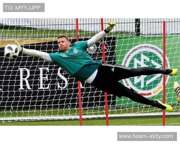 舍瓦利耶评选历史最佳门将五强诺伊尔超越布冯位居首位