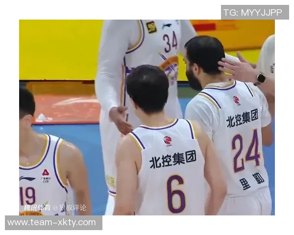 周琦半场表现出色攻守兼备贡献7分4板1断1帽正负值高达12