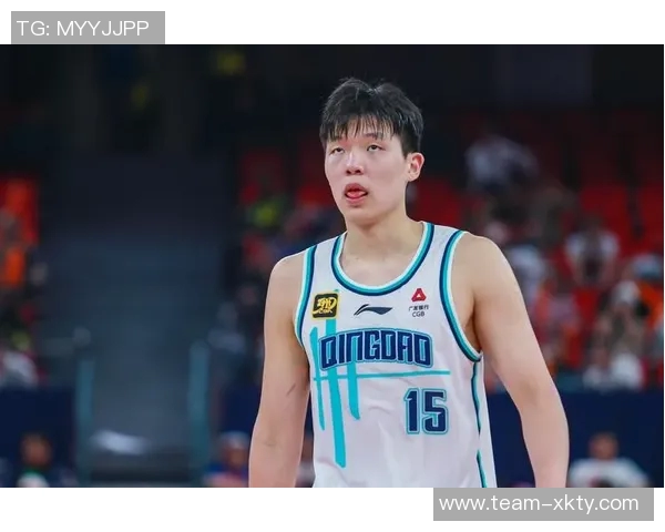 杨瀚森未获主帅信任内线人手不足仍难以获得上场机会