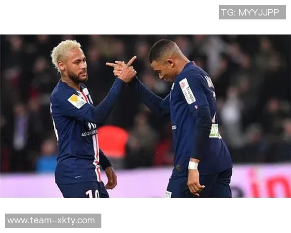 姆巴佩阿拉巴第76分钟替补登场引发全场欢呼那个男人终于来了